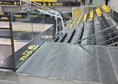 Stade Parsemain à Fos sur Mer garde corps vitré pour voir en transparence