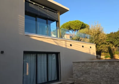 réalisation métallique sur mesure garde corps extérieur vitré